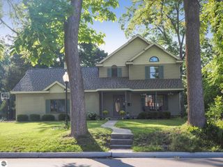 417 N Madison, Traverse City, MI 49684