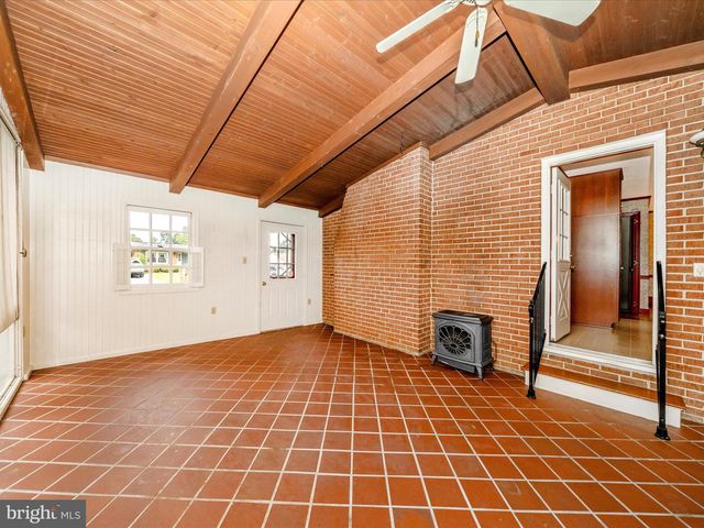 17920 PIN OAK RD, Hagerstown, MD 21740