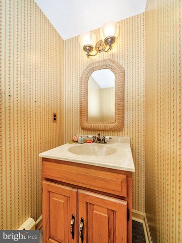 17920 PIN OAK RD, Hagerstown, MD 21740