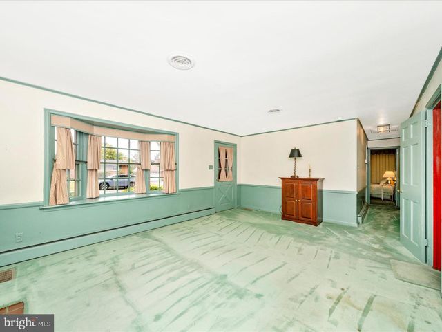 17920 PIN OAK RD, Hagerstown, MD 21740