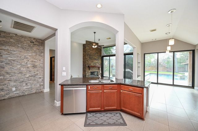 146 Rocky Point Drive, Spring, TX 77389