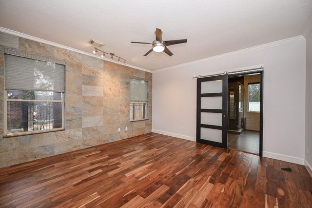 146 Rocky Point Drive, Spring, TX 77389