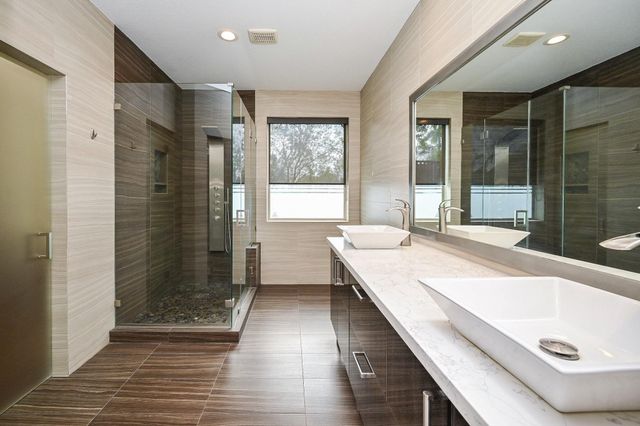 146 Rocky Point Drive, Spring, TX 77389