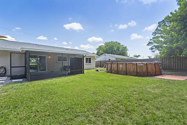 745 21st Street SW, Vero Beach, FL 32960