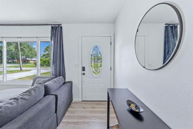 745 21st Street SW, Vero Beach, FL 32960