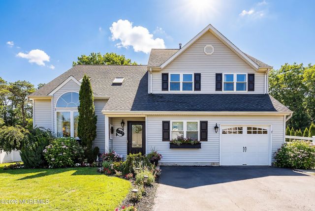 899 Molde Court, Toms River, NJ 08753