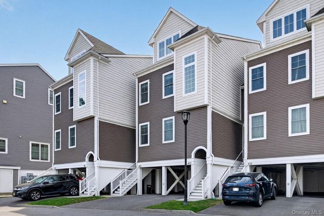 421 Marina Pointe Drive 421, East Rockaway, NY 11518