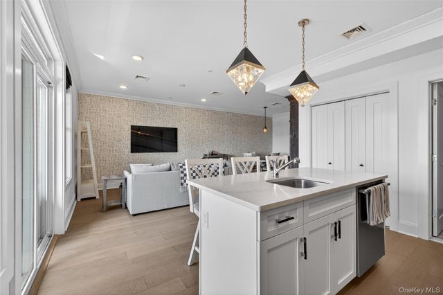 421 Marina Pointe Drive 421, East Rockaway, NY 11518