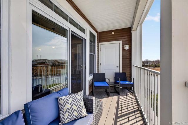 421 Marina Pointe Drive 421, East Rockaway, NY 11518