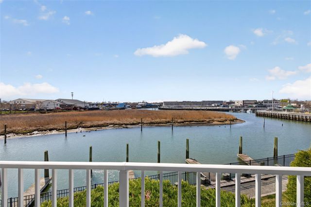 421 Marina Pointe Drive 421, East Rockaway, NY 11518