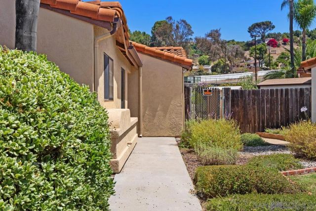2922 Alamitos, Escondido, CA 92027