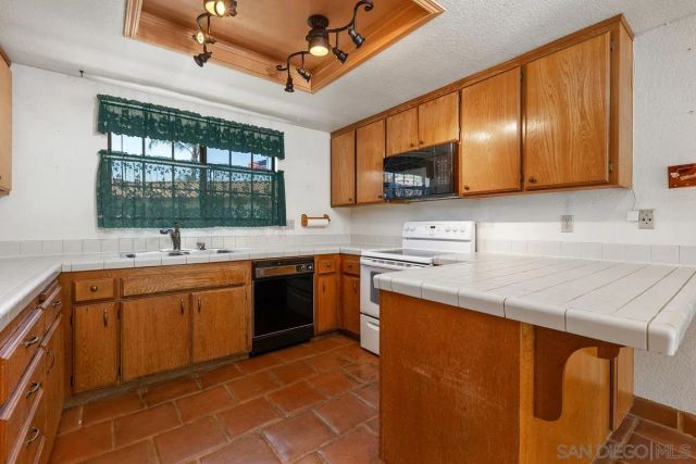2922 Alamitos, Escondido, CA 92027