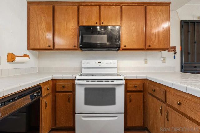 2922 Alamitos, Escondido, CA 92027