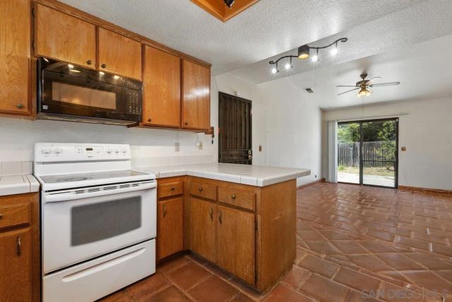 2922 Alamitos, Escondido, CA 92027