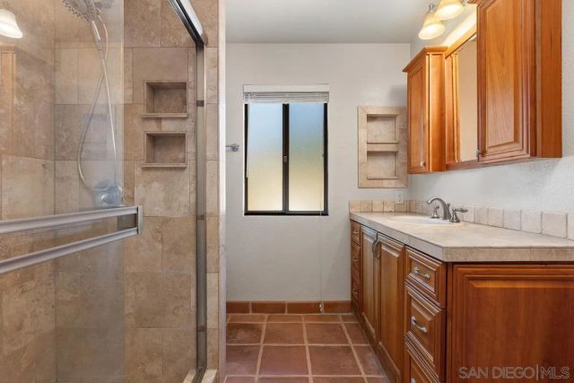 2922 Alamitos, Escondido, CA 92027