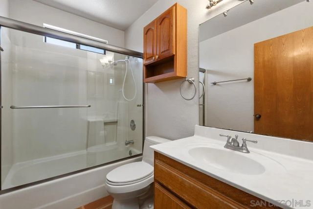 2922 Alamitos, Escondido, CA 92027