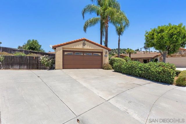 2922 Alamitos, Escondido, CA 92027