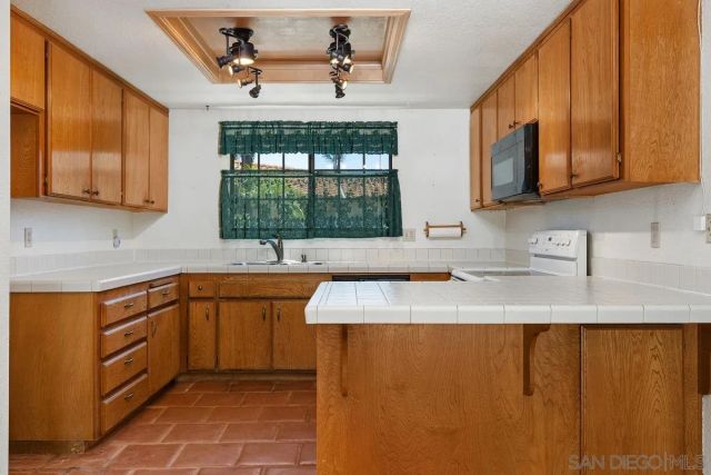 2922 Alamitos, Escondido, CA 92027
