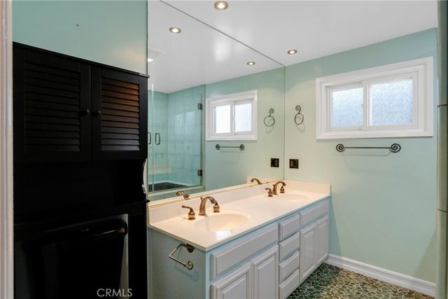 23728 Bessemer, Woodland Hills, CA 91367