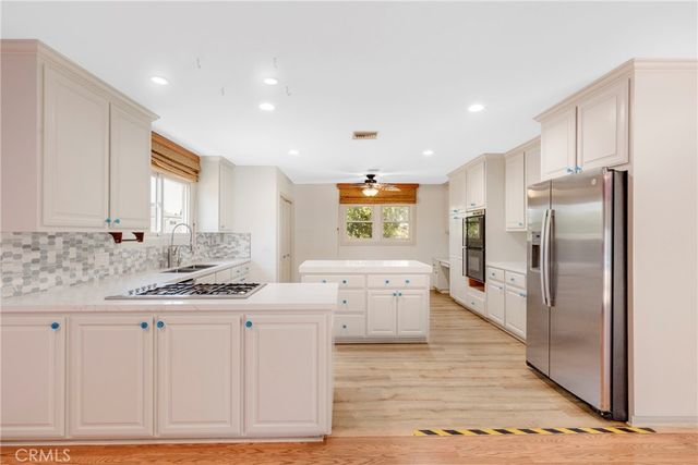 23728 Bessemer, Woodland Hills, CA 91367