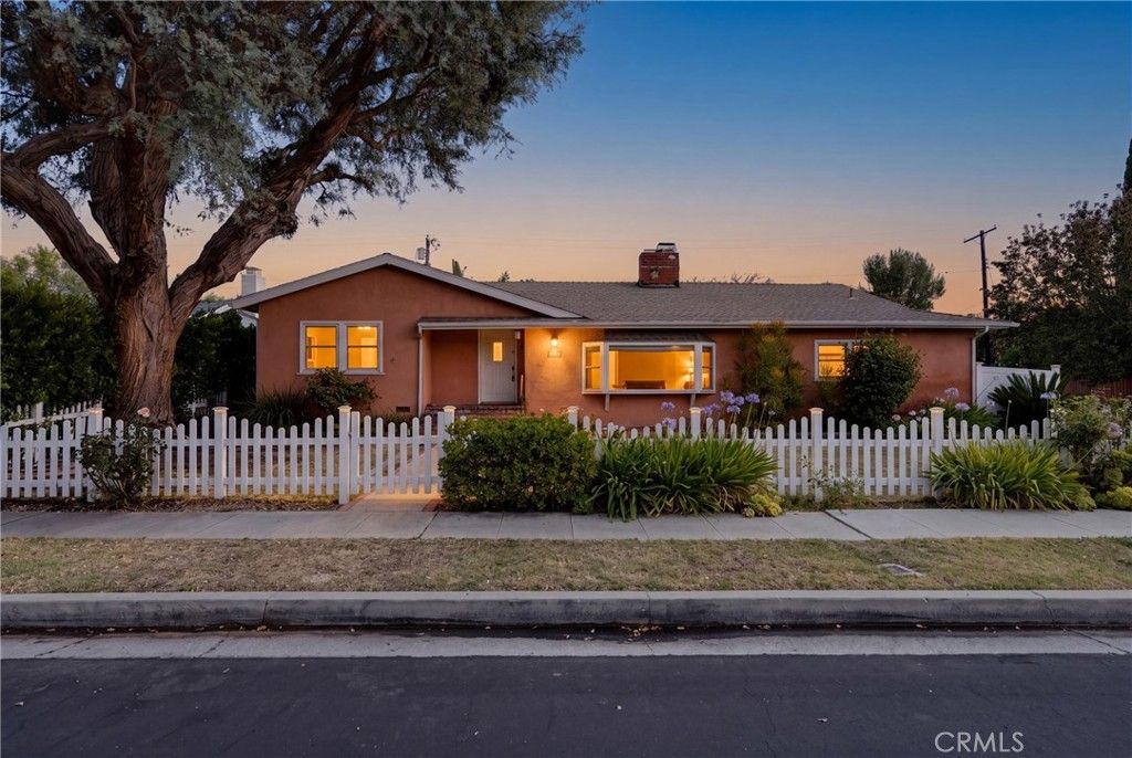 23728 Bessemer, Woodland Hills, CA 91367