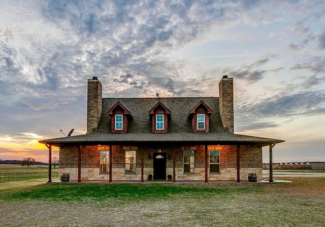 2220 Lazy Bend Road, Millsap, TX 76066