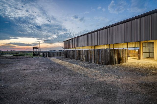 2220 Lazy Bend Road, Millsap, TX 76066