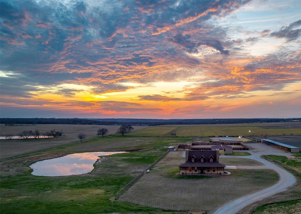 2220 Lazy Bend Road, Millsap, TX 76066