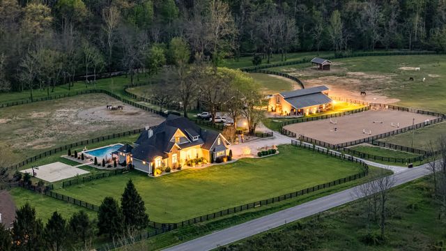 6558 Leipers Creek Road, Columbia, TN 38401