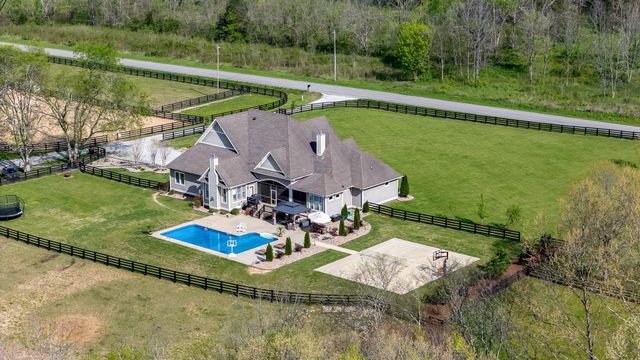 6558 Leipers Creek Road, Columbia, TN 38401