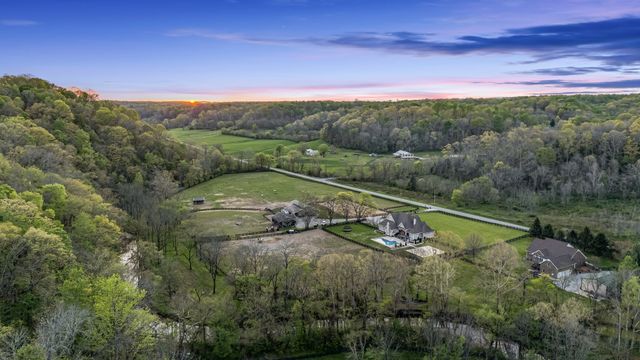 6558 Leipers Creek Road, Columbia, TN 38401