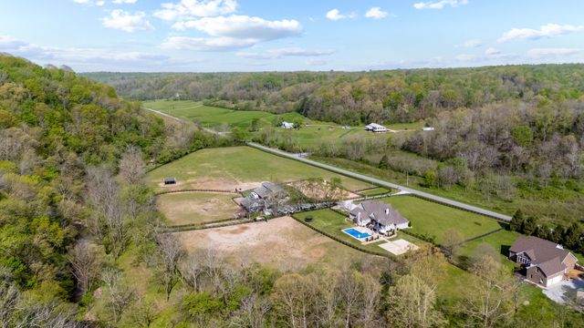 6558 Leipers Creek Road, Columbia, TN 38401