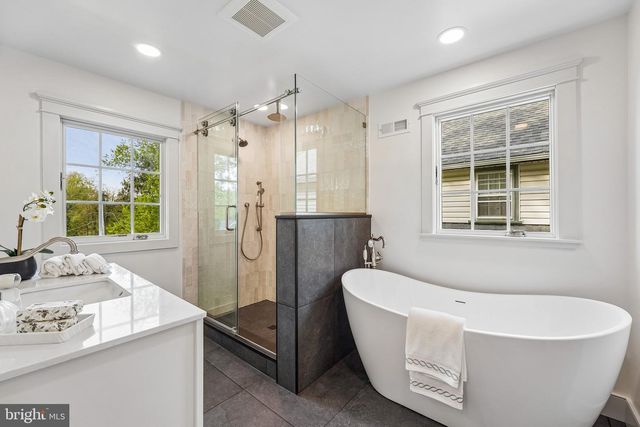 17 W RIDGE RD, Media, PA 19063