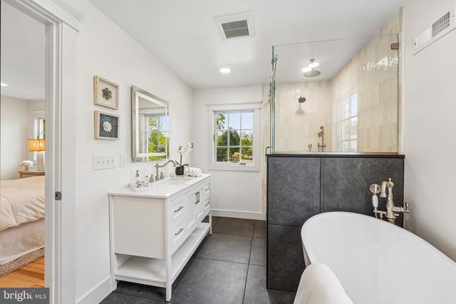 17 W RIDGE RD, Media, PA 19063