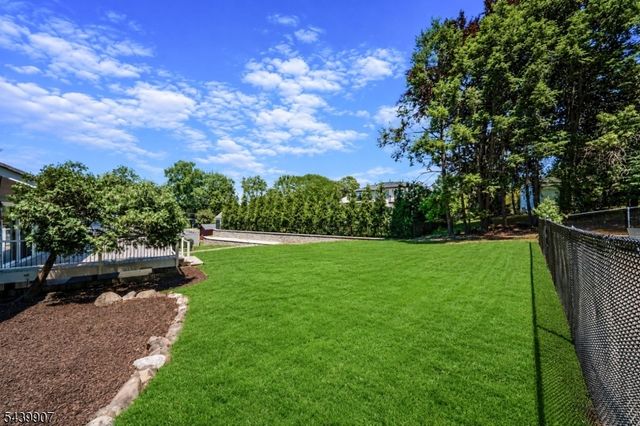 128 Beverly Rd, Fairfield Twp., NJ 07004