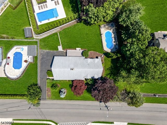 128 Beverly Rd, Fairfield Twp., NJ 07004