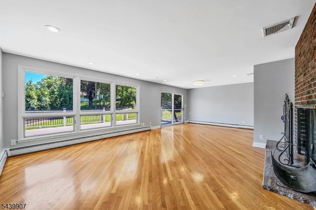 128 Beverly Rd, Fairfield Twp., NJ 07004