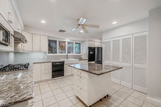 128 Beverly Rd, Fairfield Twp., NJ 07004
