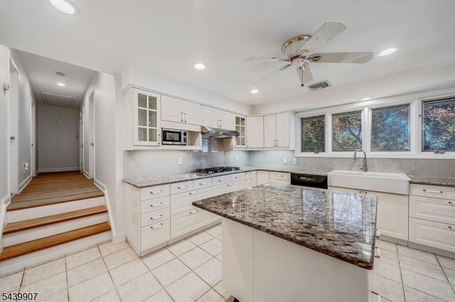 128 Beverly Rd, Fairfield Twp., NJ 07004