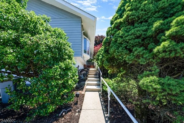 128 Beverly Rd, Fairfield Twp., NJ 07004