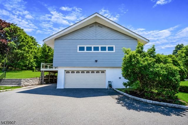 128 Beverly Rd, Fairfield Twp., NJ 07004