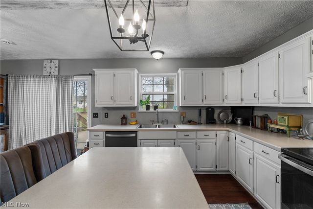 2480 Cyprus Drive SE, Massillon, OH 44646