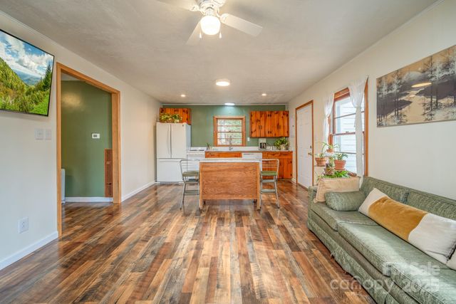 361 Rainbow Lake Drive, Brevard, NC 28712