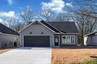 524 S Division Street, Coweta, OK 74429