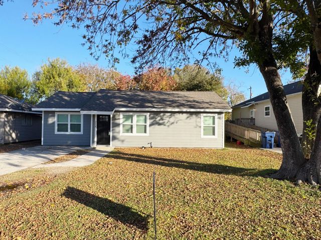 3238 Texas Avenue, Texas City, TX 77590