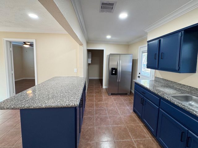 3238 Texas Avenue, Texas City, TX 77590