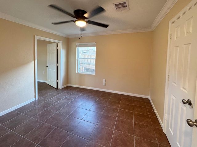 3238 Texas Avenue, Texas City, TX 77590