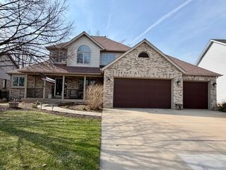 1325 Foxpointe Drive, Sycamore, IL 60178