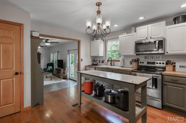 301 Ridgewood Court, Farmington, MO 63640