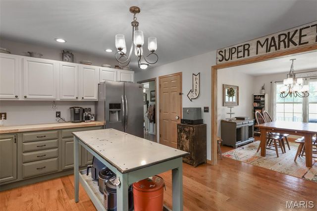301 Ridgewood Court, Farmington, MO 63640